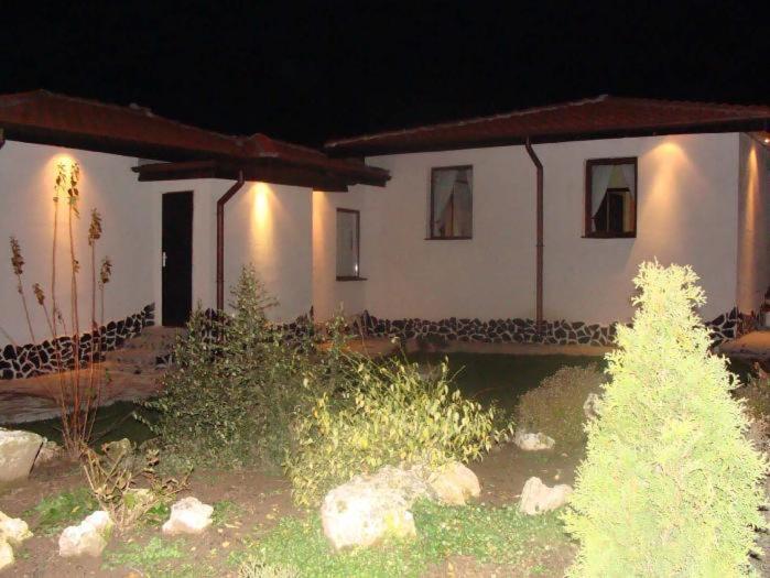 Madara Omaya Guest House מראה חיצוני תמונה